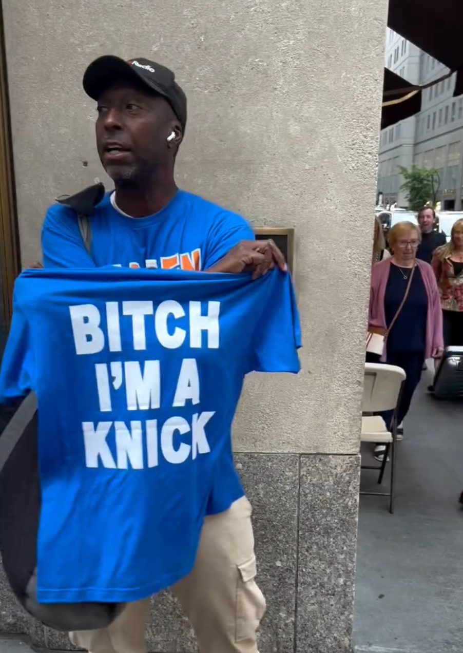 'BOOTLEG KNICKS' TEE